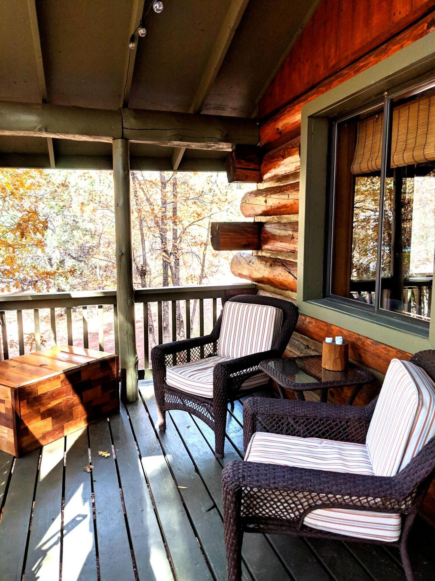 Cozy Cub Log - Year Round Tranquil Beauty * Pinetop-Lakeside
