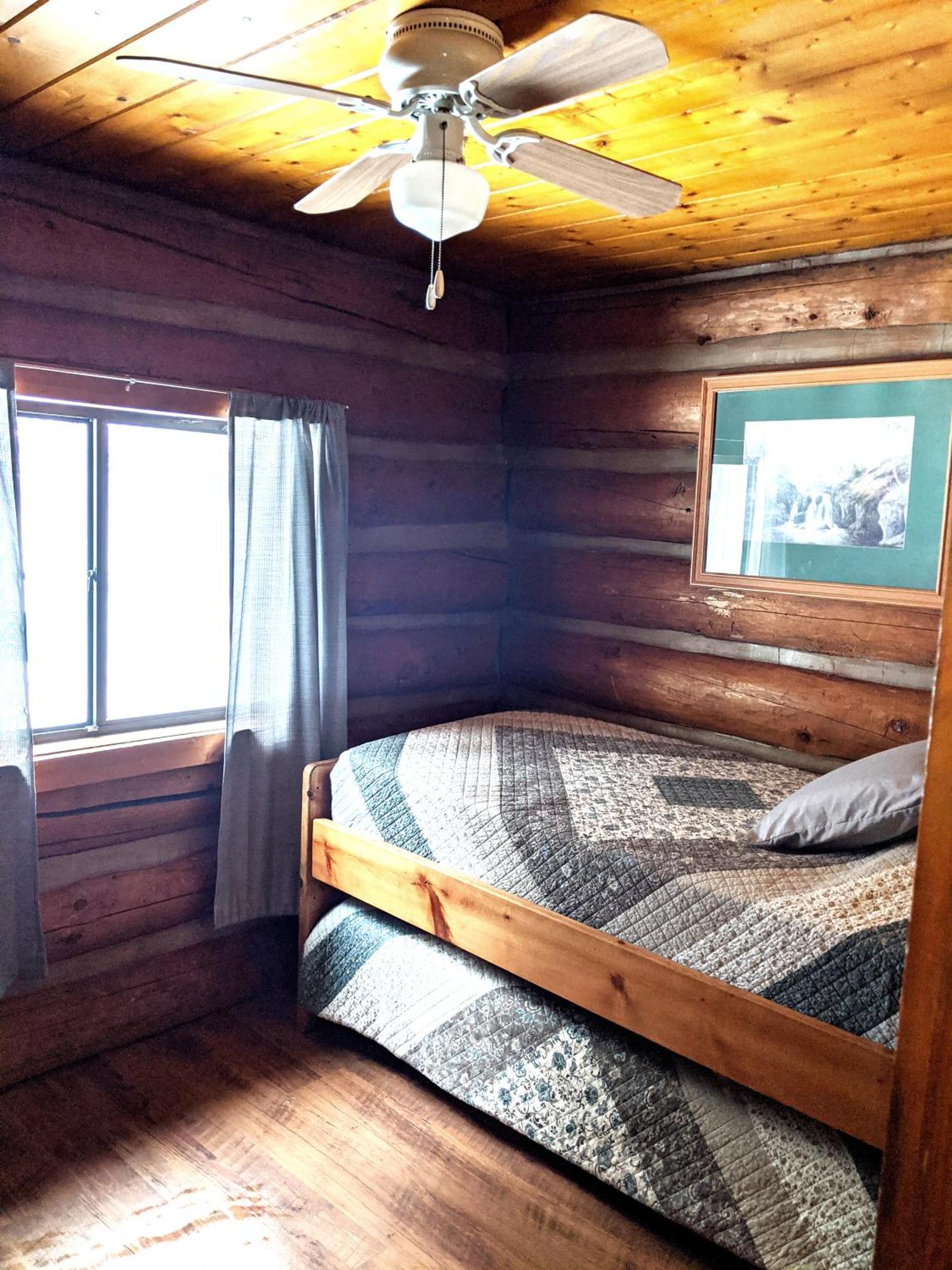 Holiday home Cozy Cub Log - Year Round Tranquil Beauty