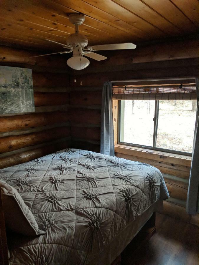 Cozy Cub Log - Year Round Tranquil Beauty * Pinetop-Lakeside